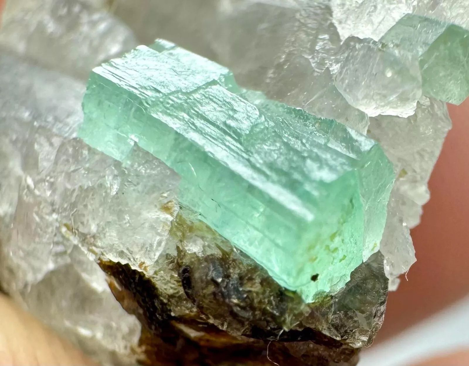 Minerali & Pietre curative: Gemmy Emerald ,Chitral District, Pakistan – Usato da Figino venduto da panshop 1
