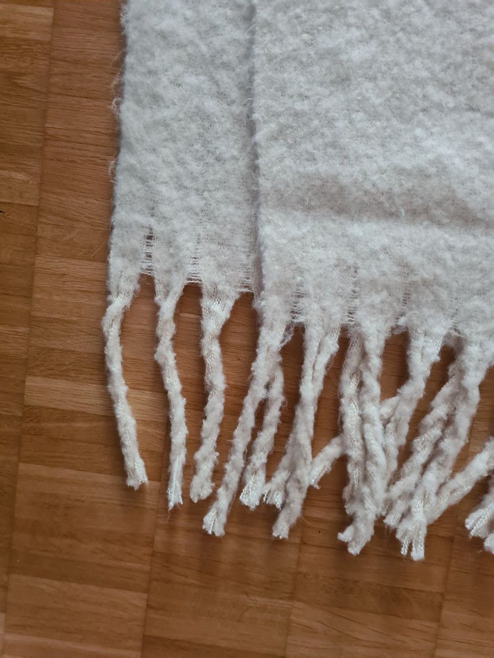 Foulard & Sciarpe: LINDEX Wunderschöner Schal – Nuovo (secondo la descrizione) da Jona venduto da Good_luck_ 1