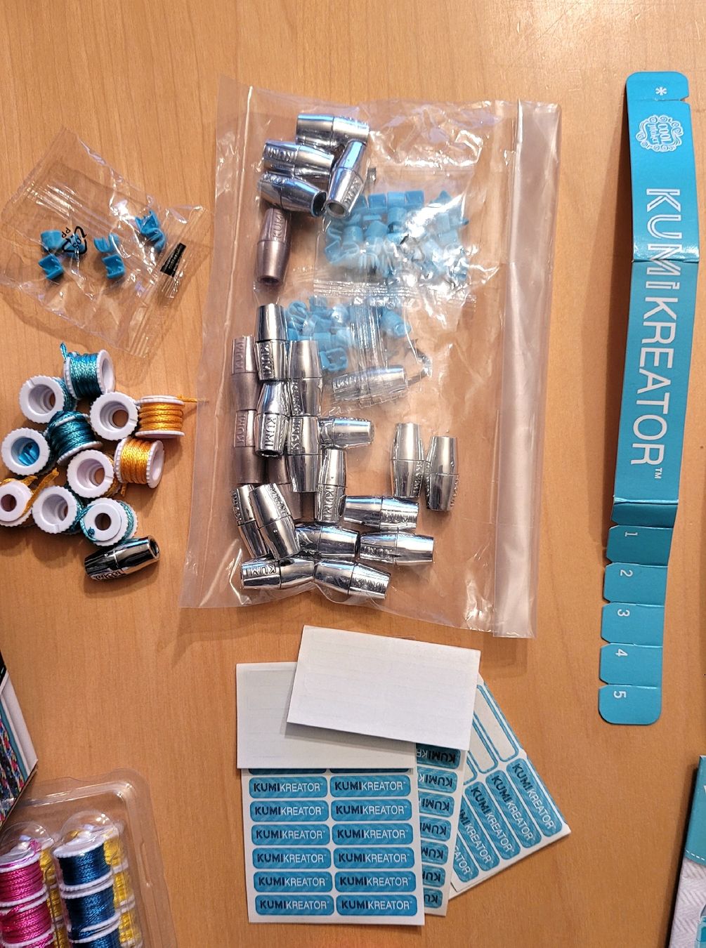 Kit bricolage: Freundschaftsbänder selber machen - KumiKreator - Cool Maker – Usato da Madiswil venduto da Laubfleck 3