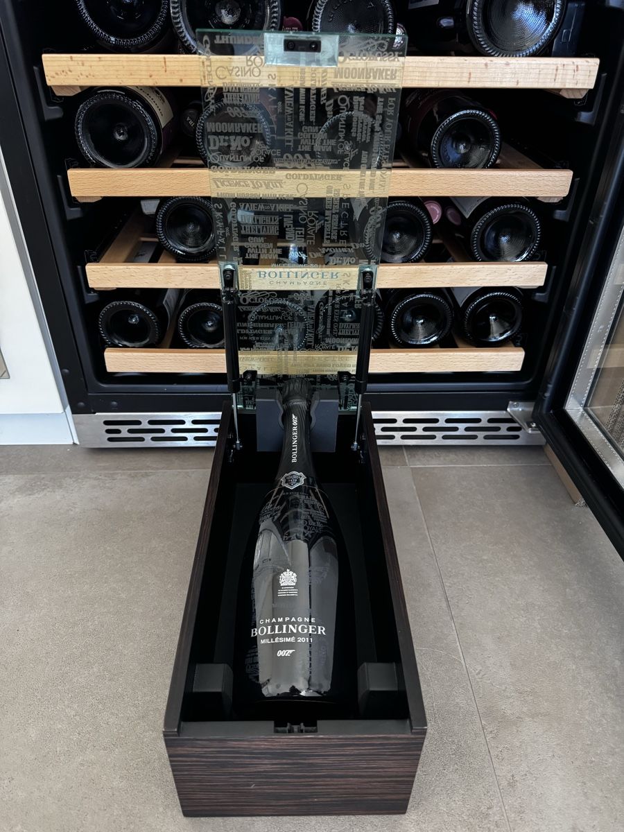 Vino: Bollinger Champagne Brut 2011 - 007 James Bond Edition – Nuovo e nell'imballaggio originale da Sementina venduto da VS_95 2