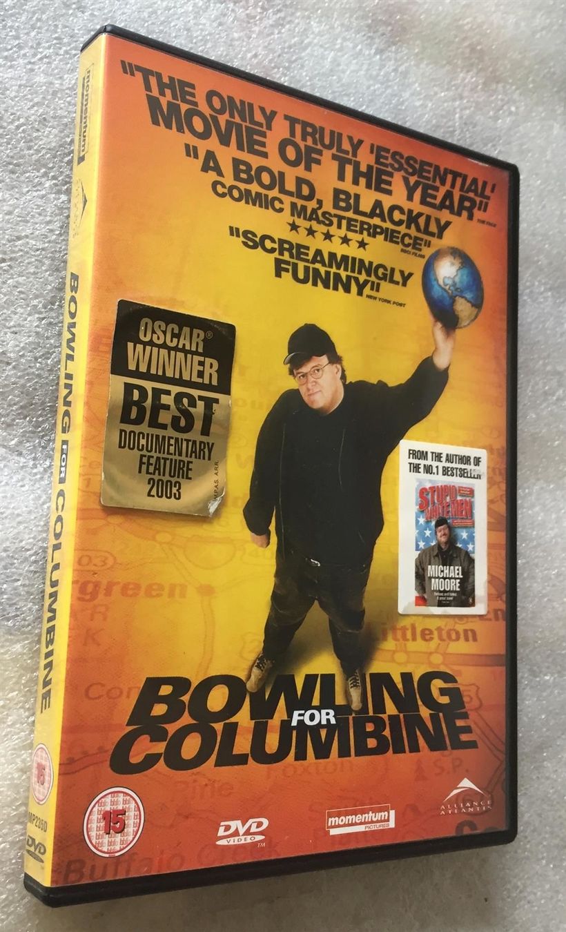 Tutti i DVDs: Cult documentary Michael Moore's Bowling for Columbine DVD – Nuovo (secondo la descrizione) da Genève venduto da Cockattoo