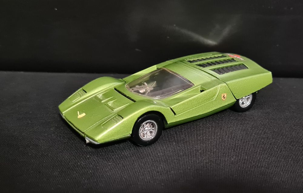 La Ferrari Pininfarina Dino 206 GT en miniature par Mercury au 1/43e