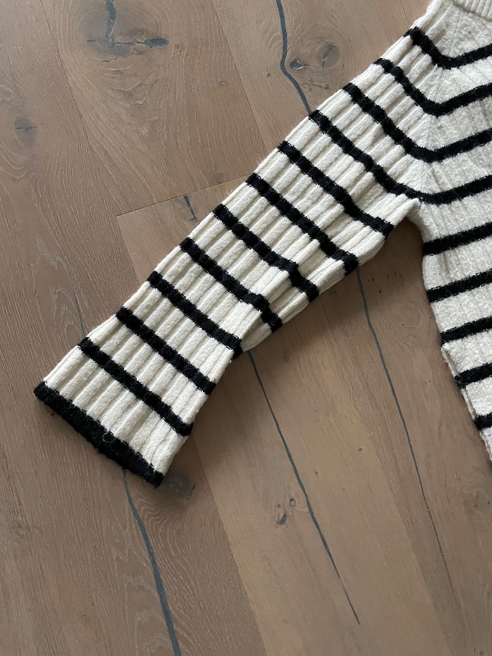 H&M Maglioni & Felpe: H&M Mama Ripped Pullover – Usato da Bern venduto da wit_9rjw 1