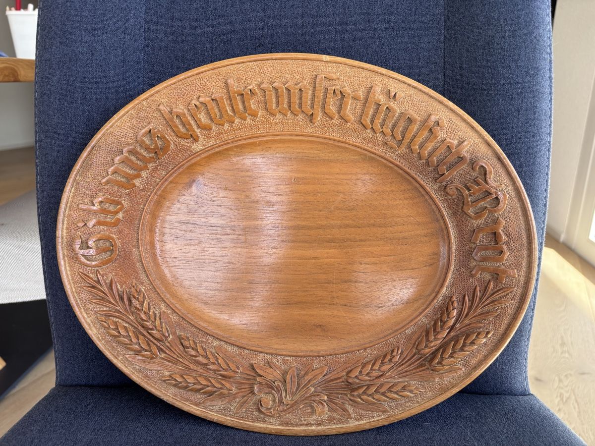 Alle Dekorationen: Holzteller antik ca. 1974 oder älter – Gebraucht aus Niederdorf von KatrinT83