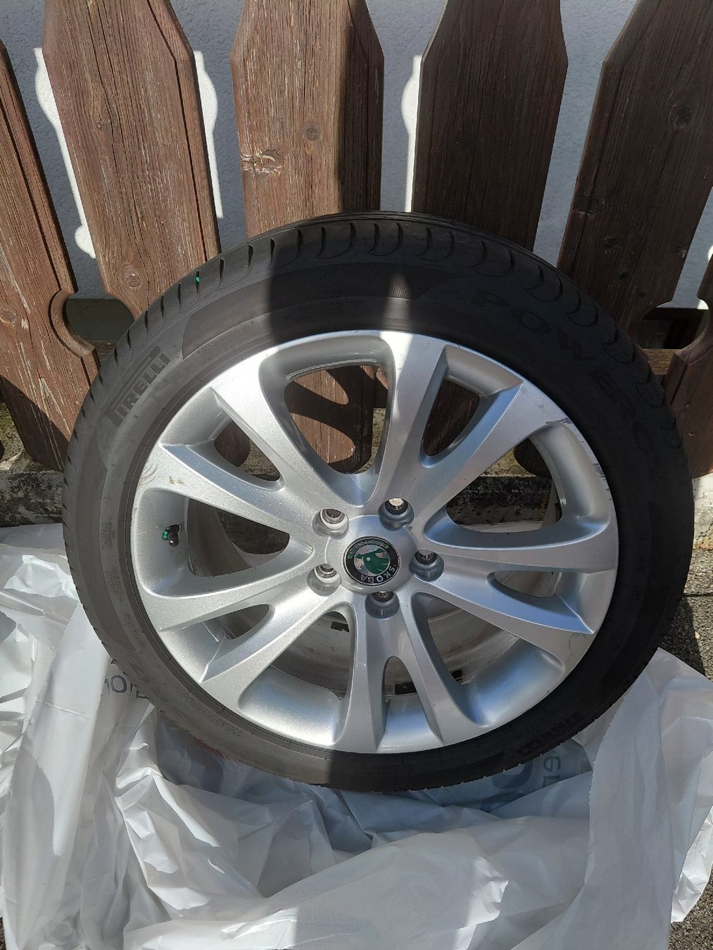 Skoda Pneumatici & Ruote complete: Komplettrad Skoda Superb – Usato da Oberbuchsiten venduto da Virus 2