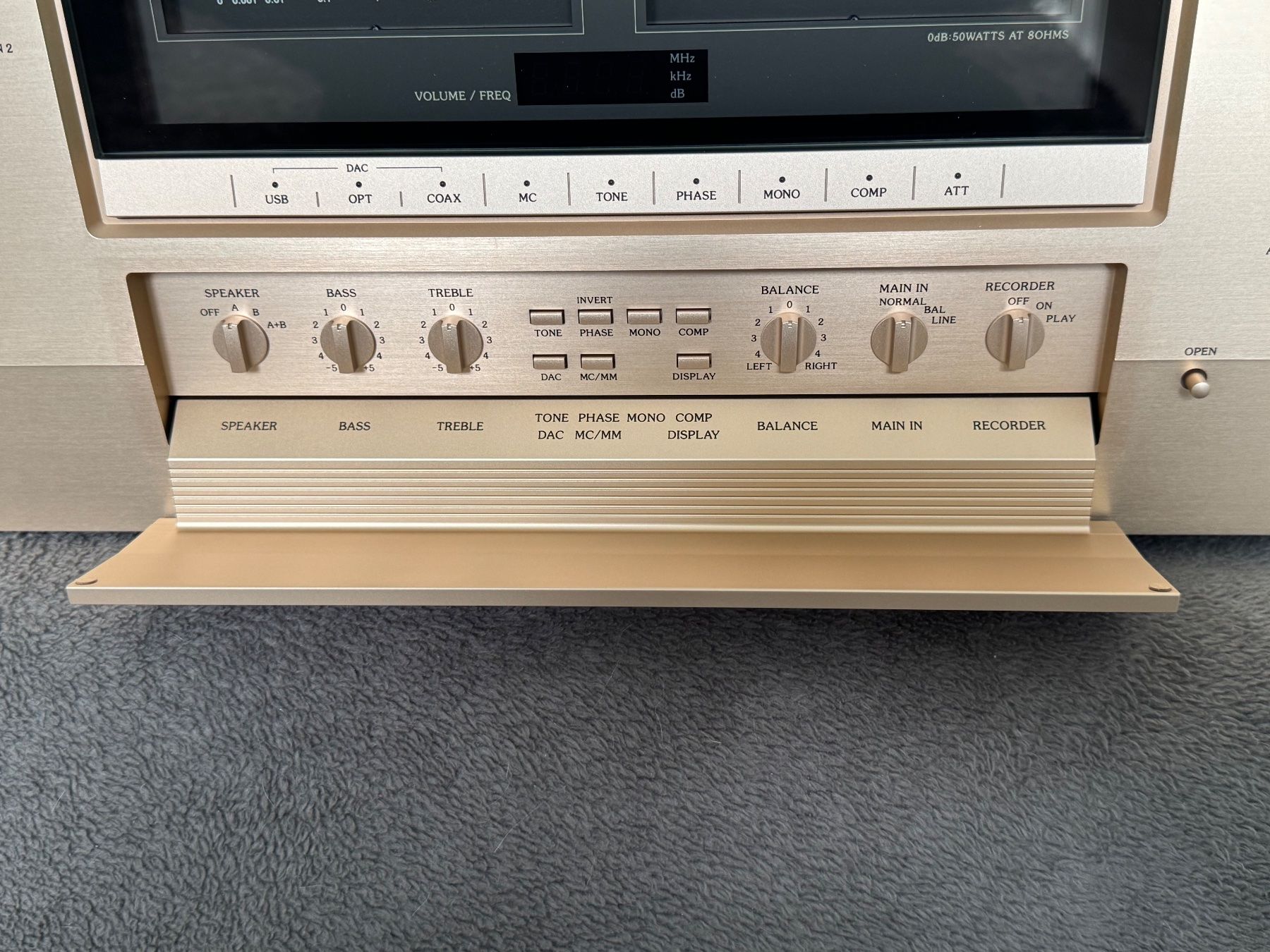 Accuphase Verstärker: Accuphase E-800 Class A Vollverstärker - wie neu – Gebraucht aus Hünenberg von Taschenlampe 4