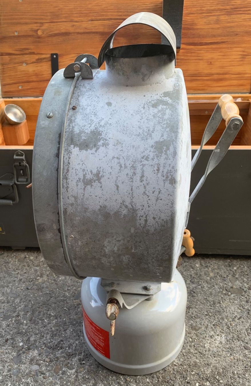Tilley Lampes: Tilley-Scheinwerfer der CH Armee – D'occasion à Goldingen par Bergler012 6