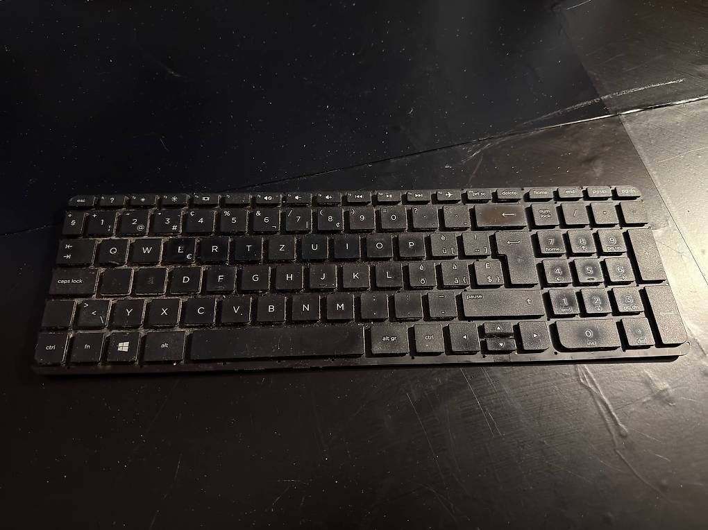 Tastiere: Clavier hp pavillion 15-p046nz – Usato da Ulmiz venduto da CrisCom