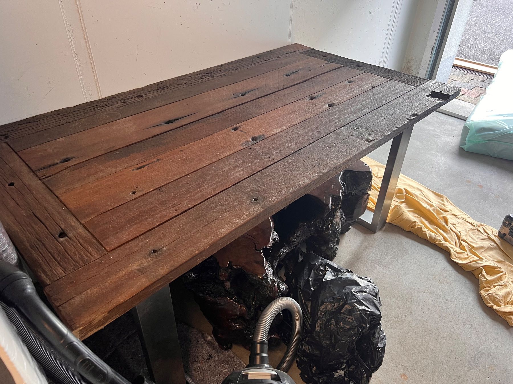 Tavoli: Moderner Esstisch aus Holz mit Metallbeinen – Usato da Rikon im Tösstal venduto da kevinsche1