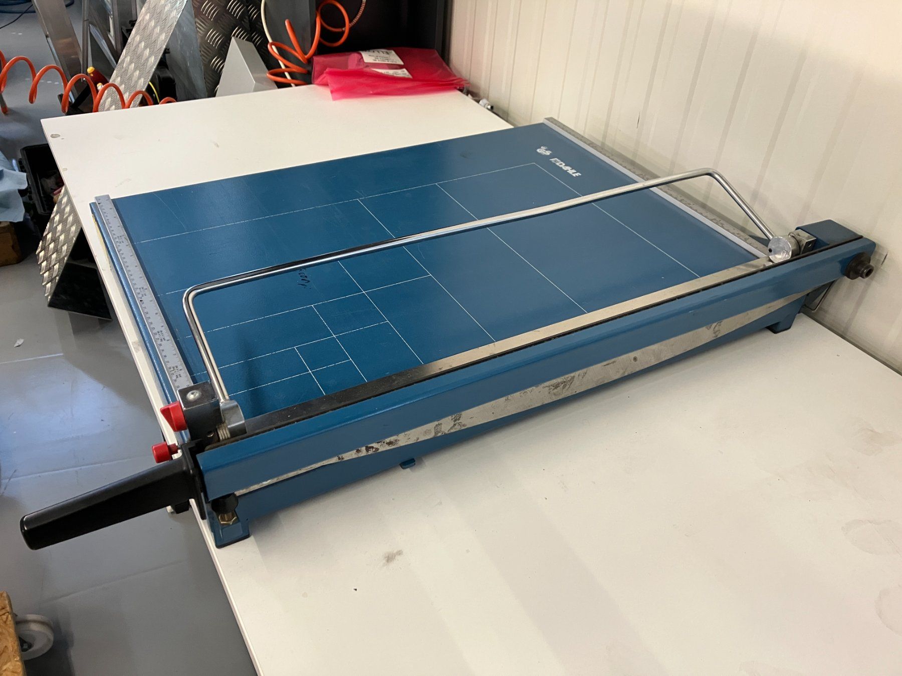 Alle Werkzeuge: Papierschneidemaschine Dahle Gebraucht – Gebraucht aus Gamprin-Bendern von AlexM73