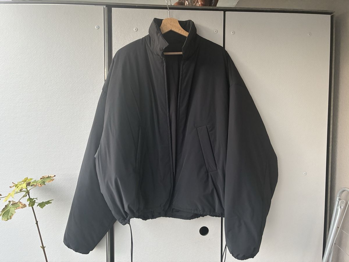 Giacche: Essentials Jacke schwarz Size L like new  – Nuovo (secondo la descrizione) da Zürich venduto da roc_7d9s