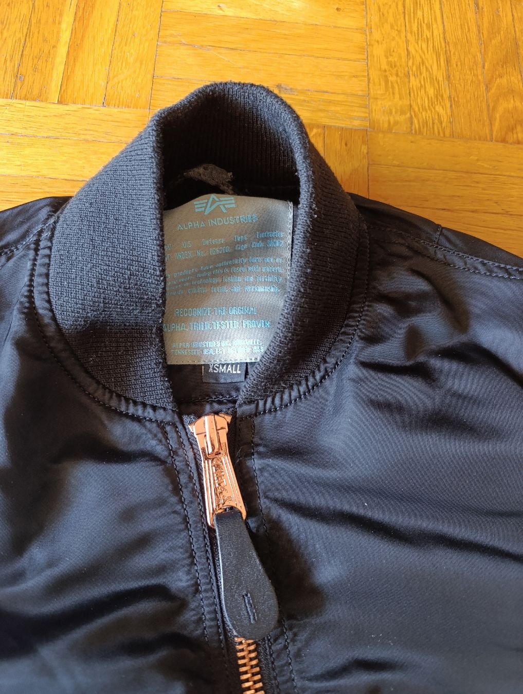 Alpha Industries Vestes: Alpha Industries Bomberjacke schwarz Gr XS – Neuf (Voir description) à Waltenschwil par Bodensee84 1