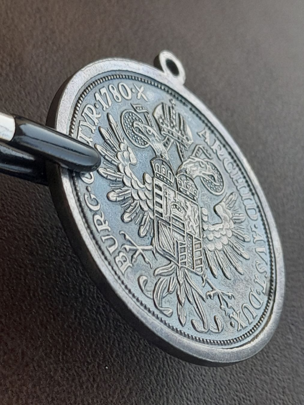 Pendentifs: Thaler Anhänger von 1780 – D'occasion à Basel par Basel_20 2
