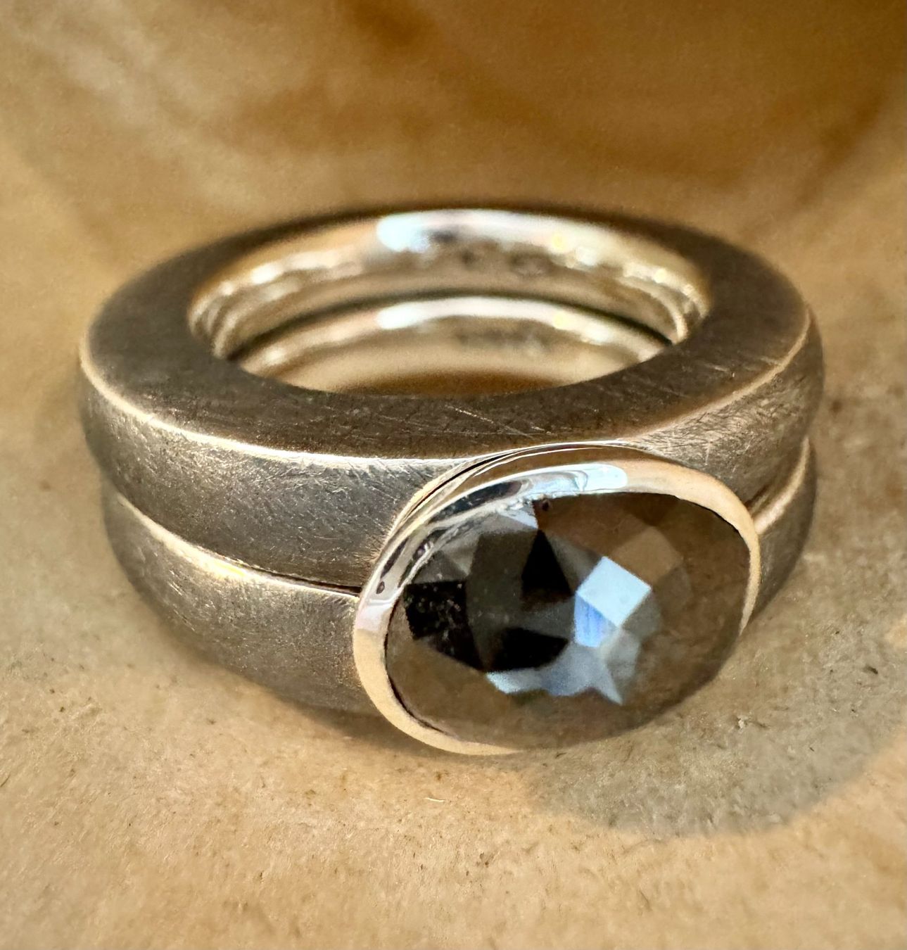 Anelli: Riesengrosser - echter, hochwertiger schwarzer Diamant-Ring! – Nuovo e nell'imballaggio originale da Jona venduto da Herzschmiede 1