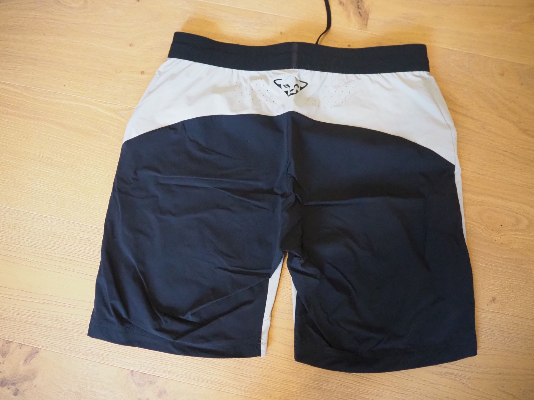 Dynafit Pantalons: Dynafit Wanderhose kurz Short Gr. L – D'occasion à Zürich par snowow 1