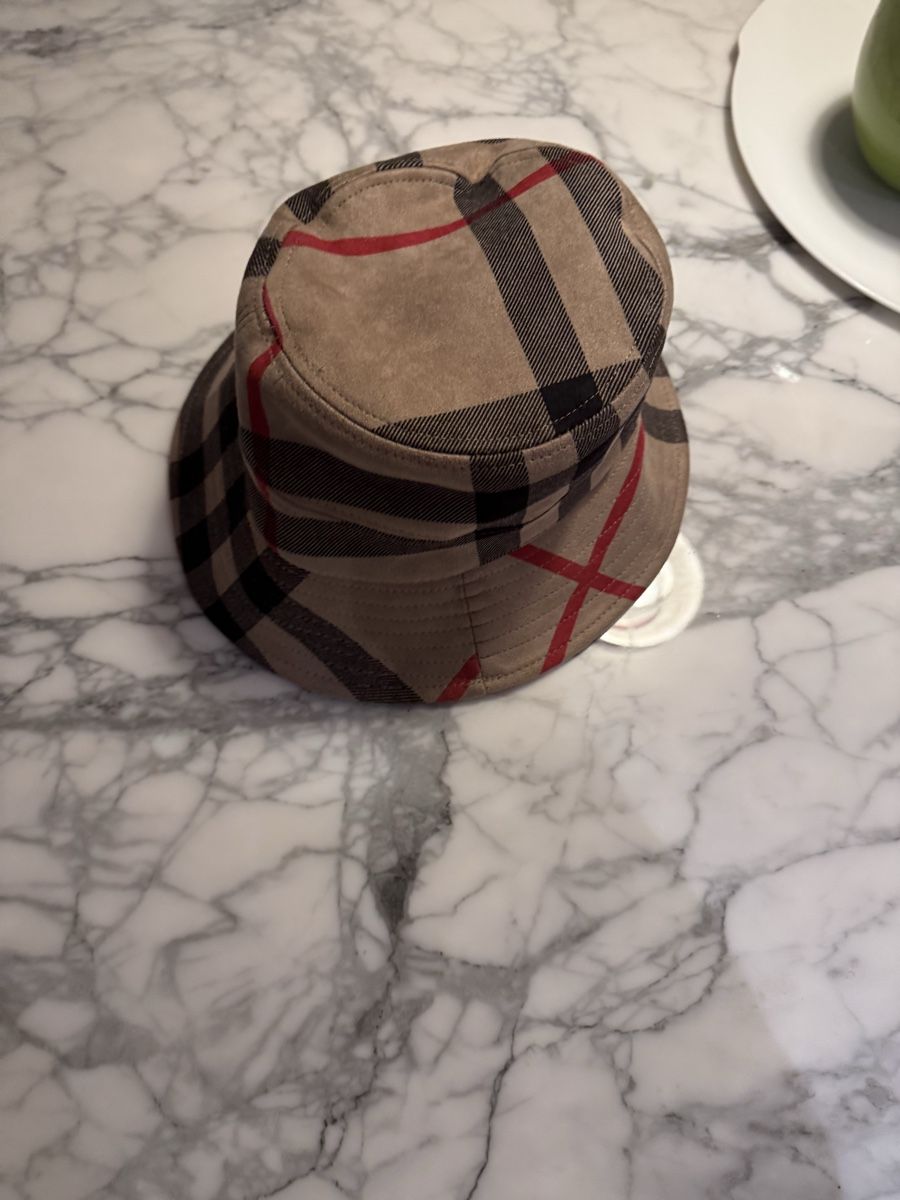 Copricapi, berretti & cappellini: Bucket Hat, beige, Karomuster, Sommer – Usato da Uster venduto da Dalekvia