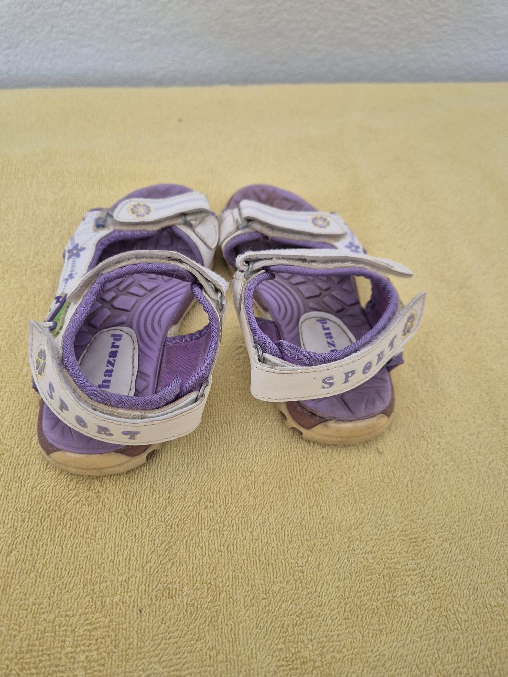 Scarpe per ragazze: Sandale – Usato da Hörhausen venduto da Nuage81 1