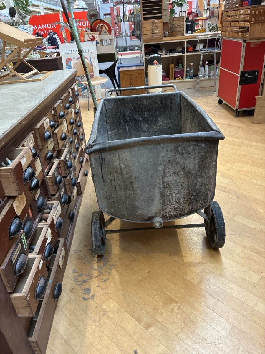 Altre Decorazioni per giardino: Pflanzenwagen deko trog – Usato da Dagmersellen venduto da casatualiq 2