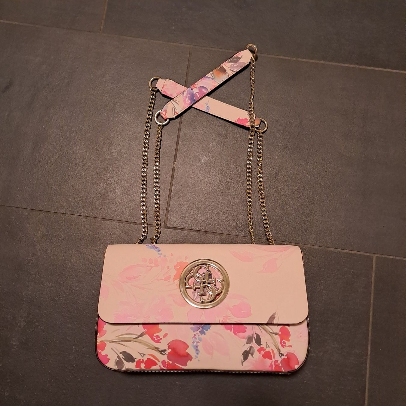 Guess Taschen für Damen: Guess Tasche – Neu (gemäss Beschreibung) aus Zürich von Simonikus