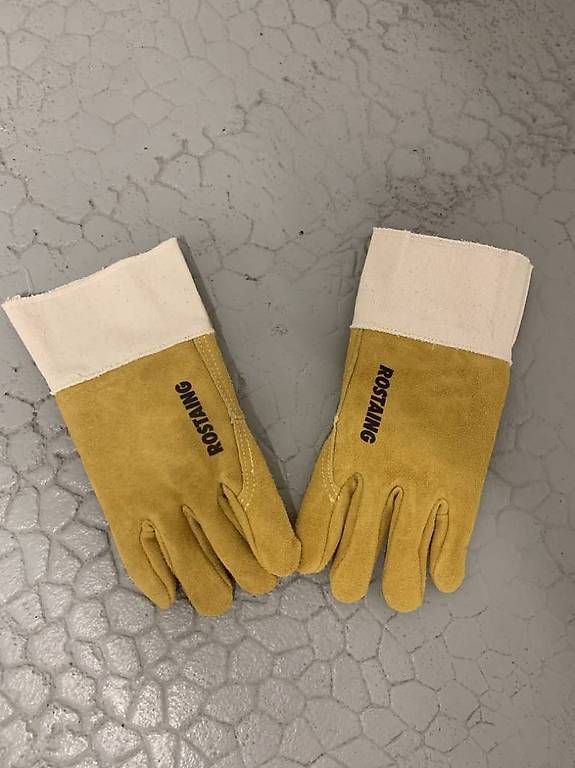 Guanti & manicotti: Gants protection en cuir – Usato da Grand-Lancy venduto da bbe_5zvw 2