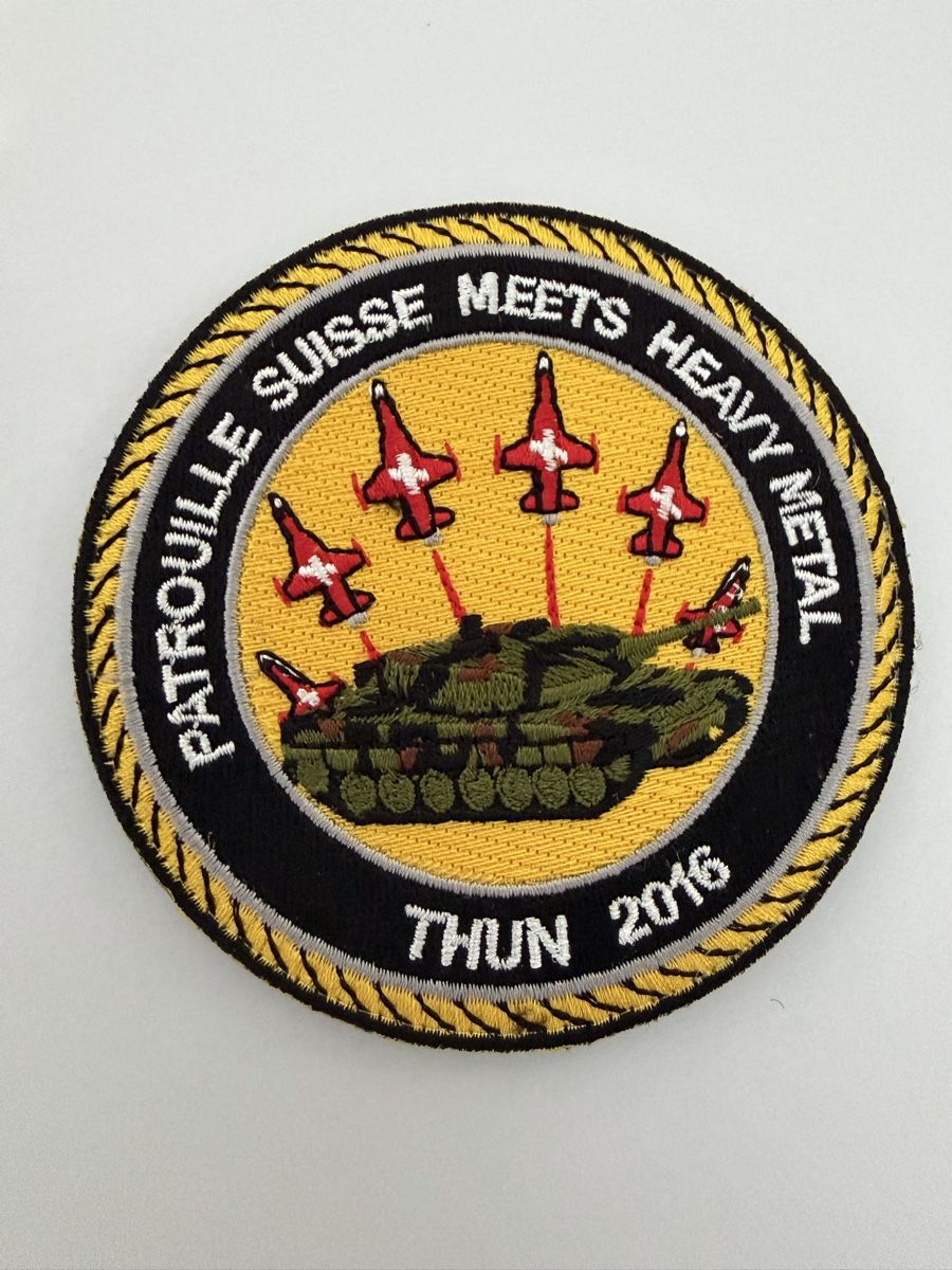 Schweizer Armee Plaketten & Abzeichen: Patrouille Suisse Thun 2016 – Gebraucht aus Chamoson von Lio_Rey