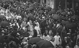 Friburgo (FR) – Grande processione cattolica con vescovi