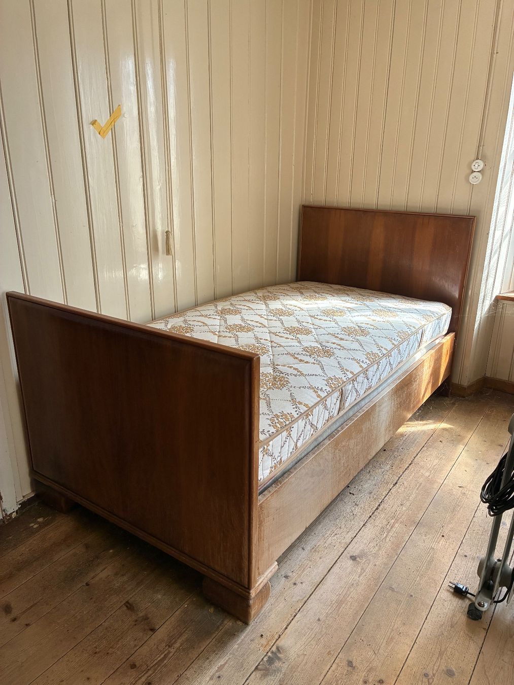 Lits: Boxbett antik – D'occasion à Aarau par val_yyx5
