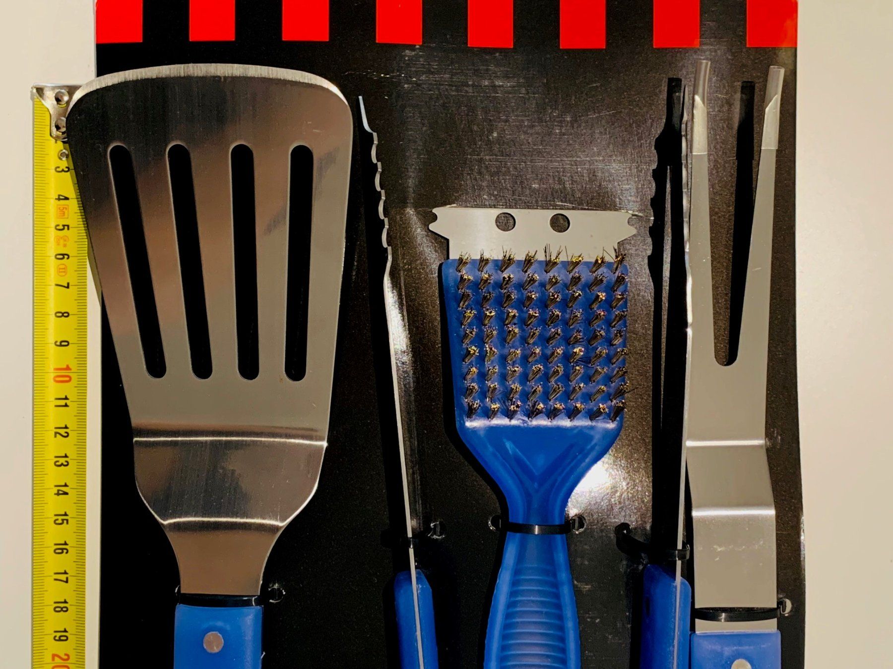 Set di posate: 4x Teiliges Grillset – Nuovo e nell'imballaggio originale da Soyhières venduto da Spartan117 4