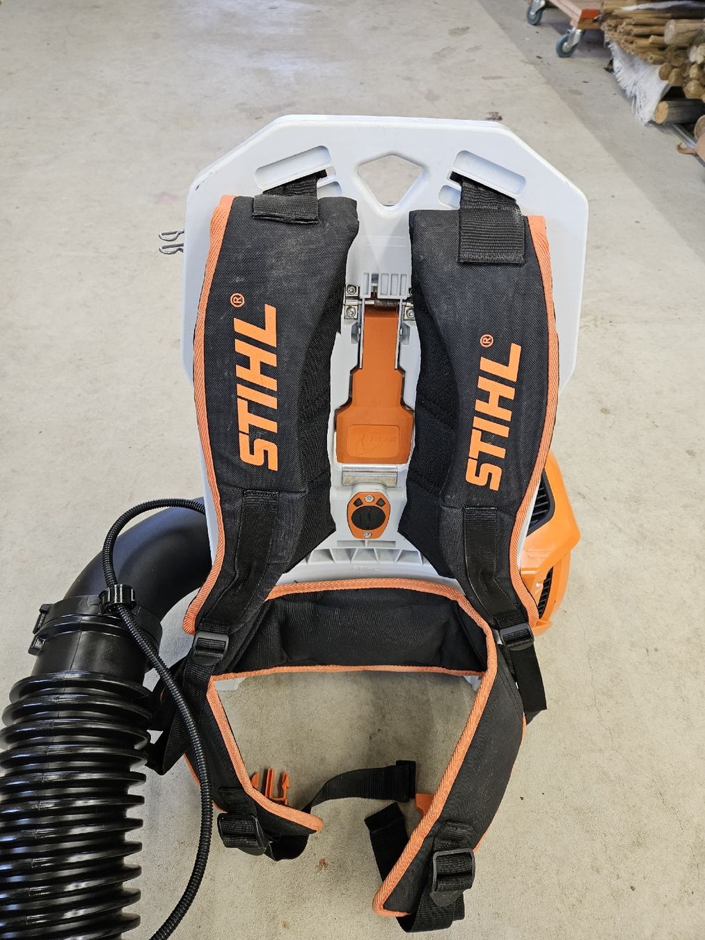 Stihl Soffiatori & Aspiratori per foglie: Stihl BGA 300.0 - neuwertig – Usato da Bichelsee venduto da Surli1 2