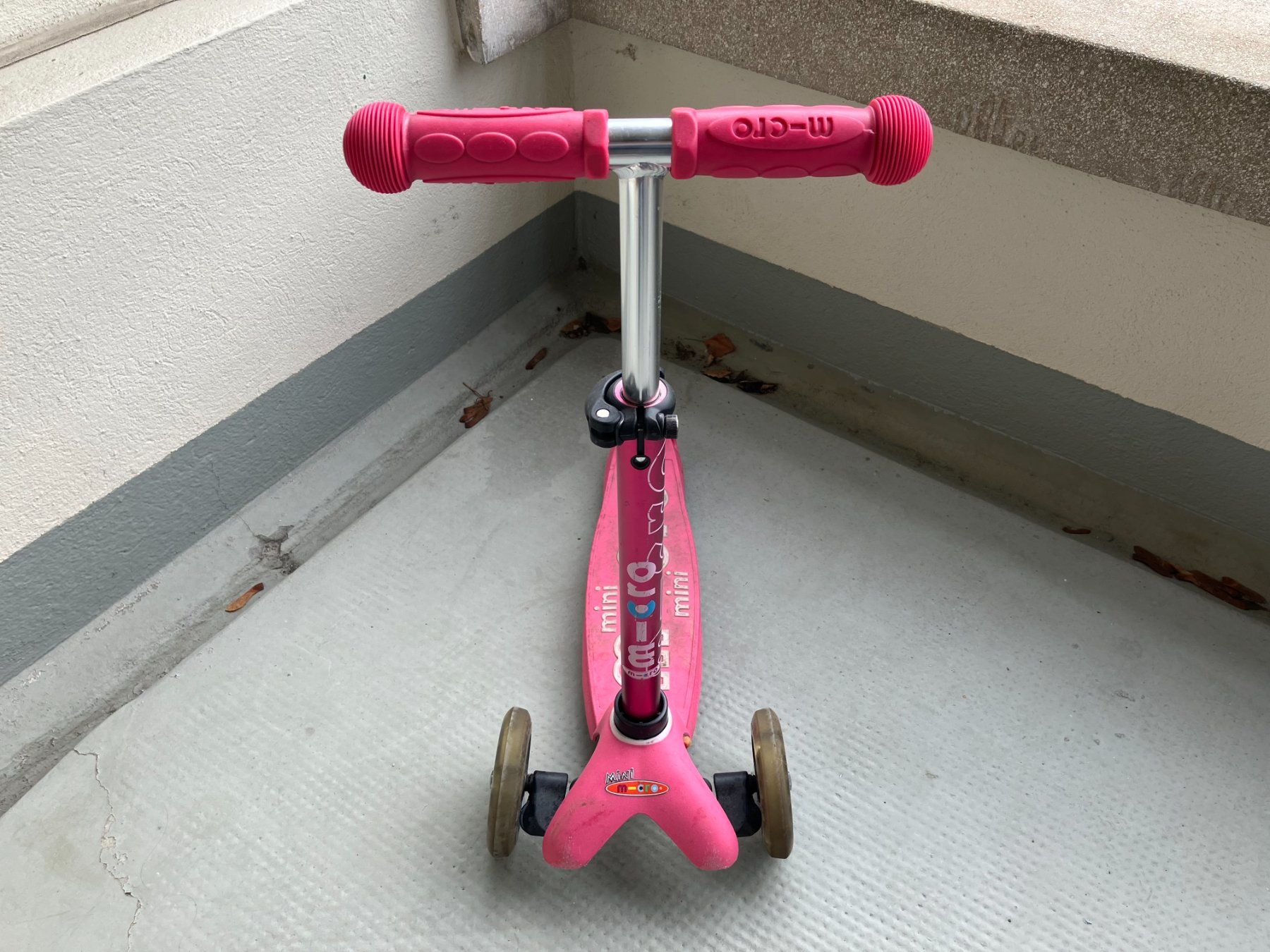 Micro Kickboard: Trottinette Mini Micro Deluxe – Gebraucht aus Genève von dim_5w7z 1
