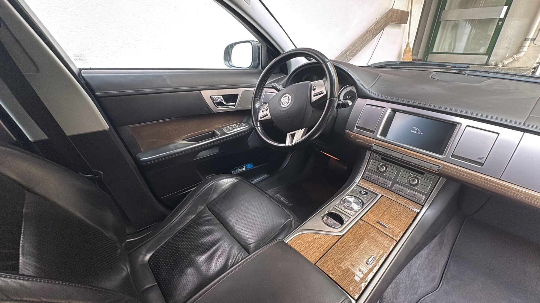 Jaguar Automobili: Jaguar XF 2.7 MFK 2025 – Usato da Lauterbrunnen venduto da Johnny_LBR 5