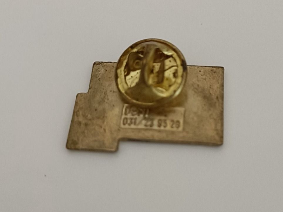 Placchette & Badge: Pin Zweifel USA Popcorn - Box 5 – Usato da Köniz venduto da Pinscollect 1