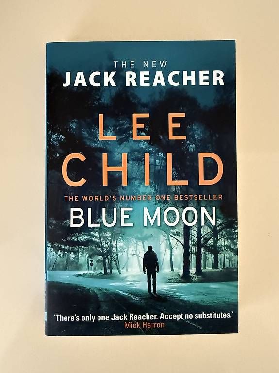 Livres: Lee Child - Blue Moon – D'occasion à Zürich par ussady