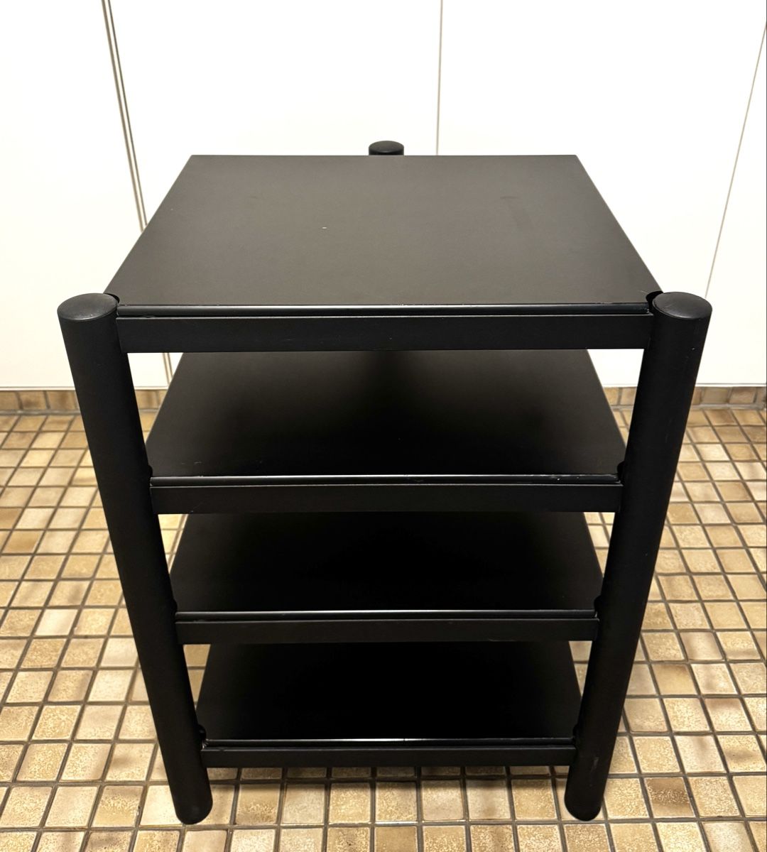 Supporti a parete: Hi-Fi Rack 4 shelfs – Usato da Zürich venduto da Tapehead 1