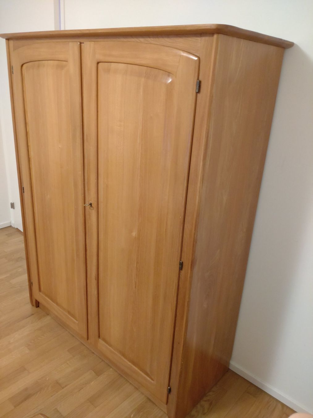 Armadi: Kleiderschrank – Usato da Lenzburg venduto da cloud04 2