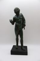 Bronzefigur eines antikisierenden Jünglings, 20./19. Jahrhun