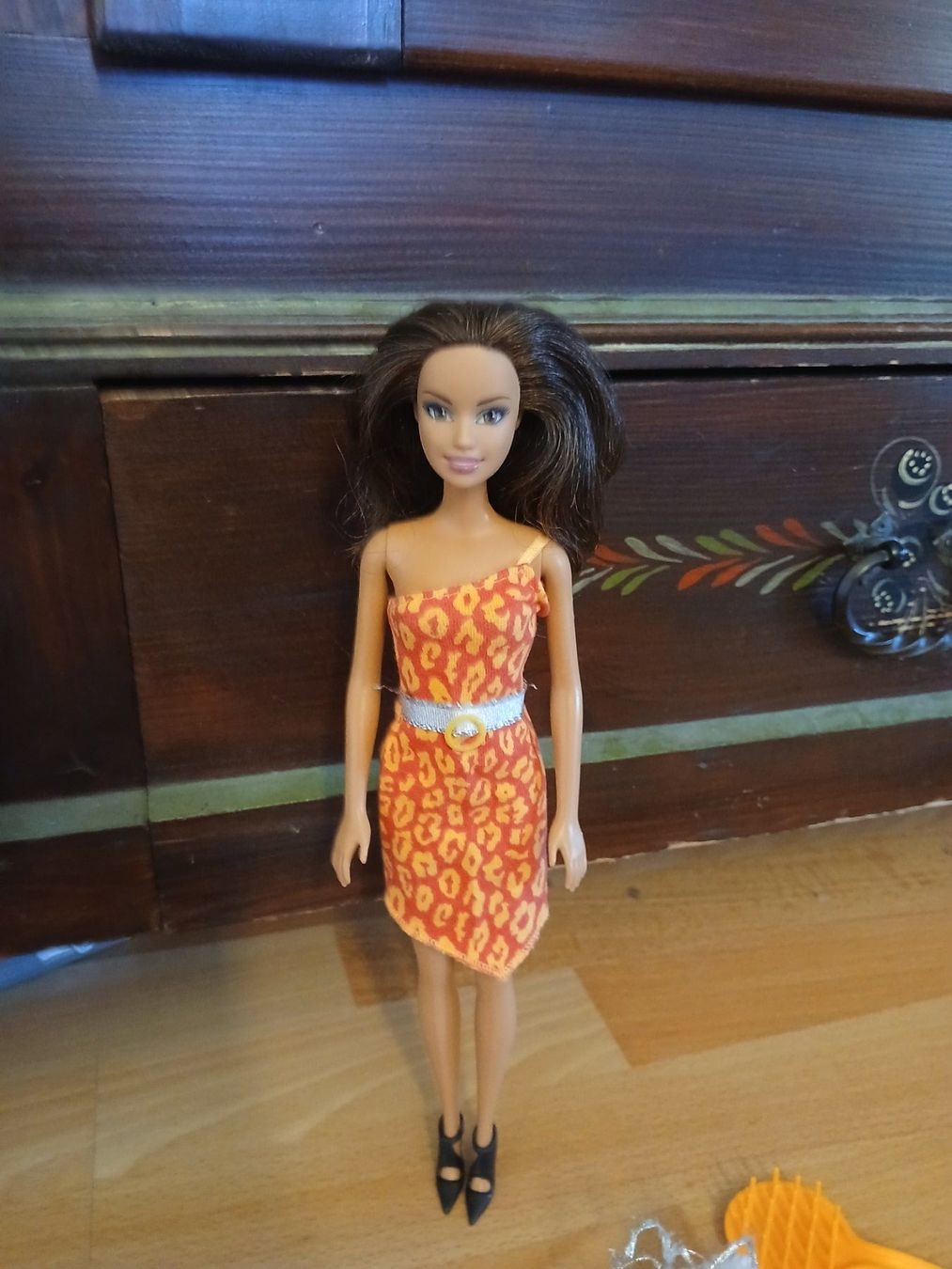 Hasbro Puppen: Braunhaarige Barbie – Gebraucht aus Bärschwil von kik_c28v 1