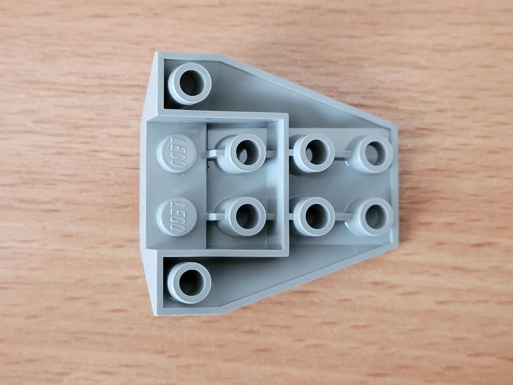 Lego Kit di costruzioni: Lego - Pièce de rechange de forme spéciale - 1x grise – Usato da Payerne venduto da tintin08