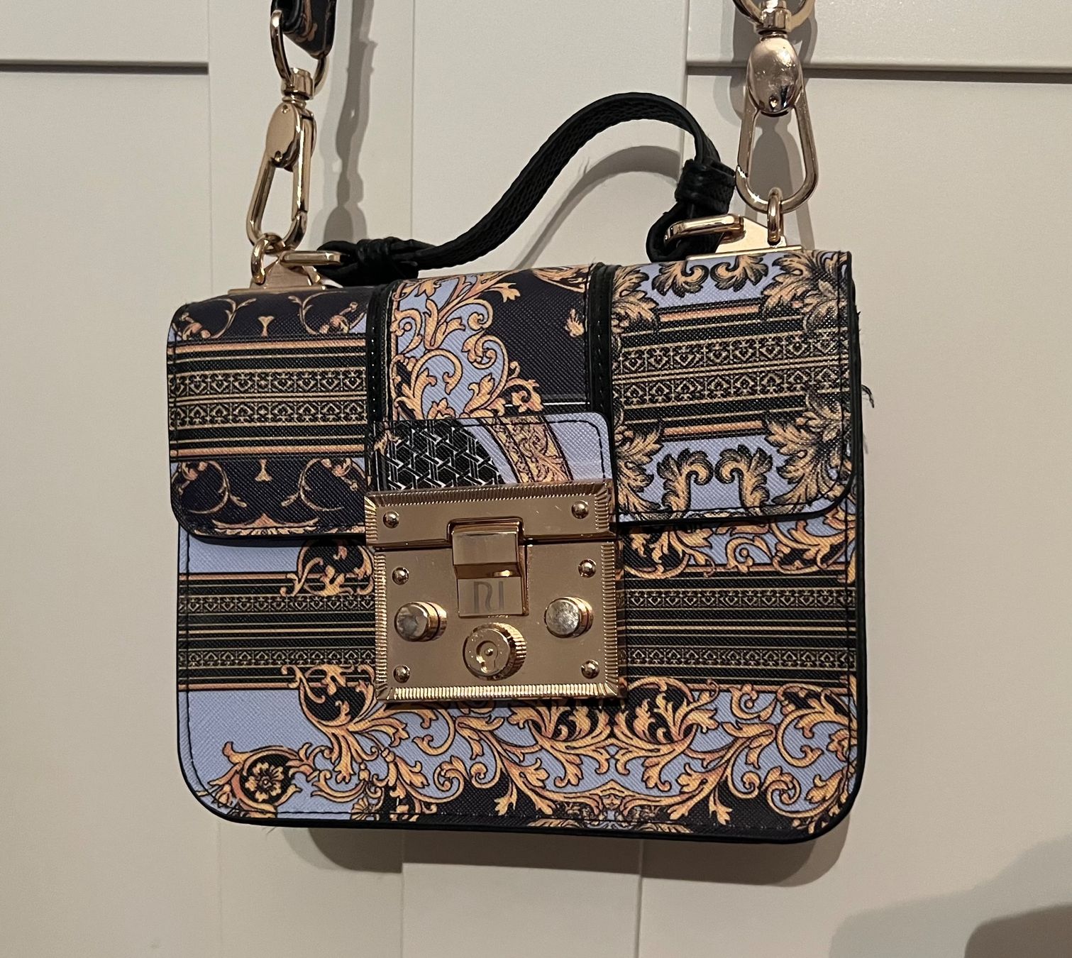 Borse da donna: • Tasche von River Island • – Usato da Basel venduto da mendoza13