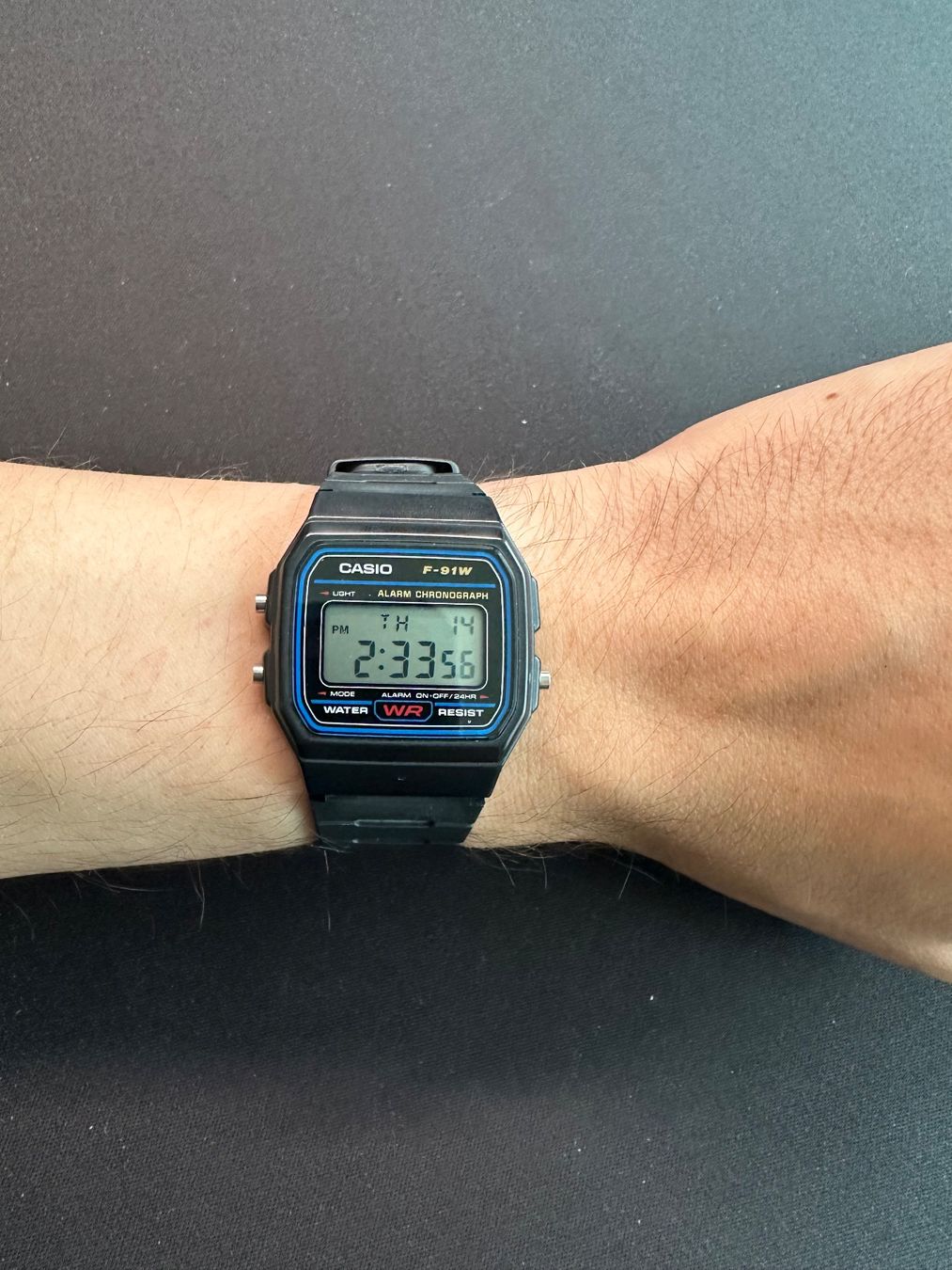 Casio Orologi: Casio F-91W Klassiker Retro Digital Uhr – Usato da Grenchen venduto da redstar03