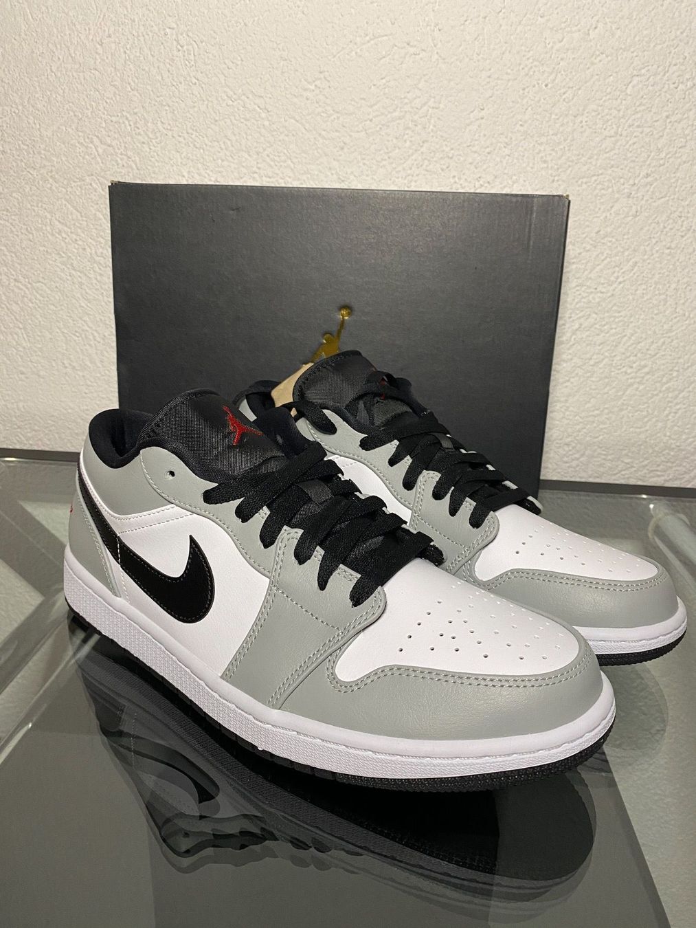 Nike Scarpe da uomo: JORDAN 1 LOW SMOKE GREY – Nuovo e nell'imballaggio originale da Obersaxen venduto da Bob-omb