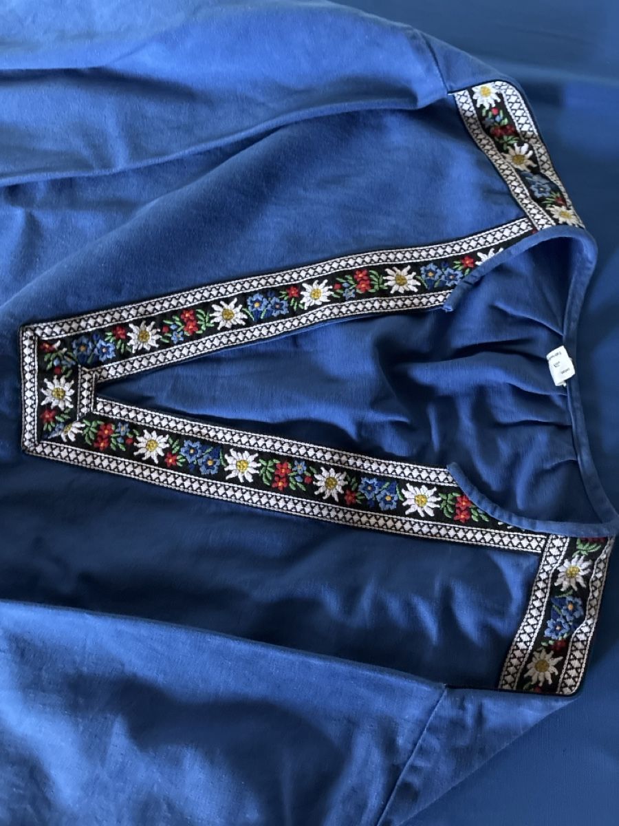Camicie: Burgunderbluse  – Usato da Schlosswil venduto da Elias_Michel.05 1