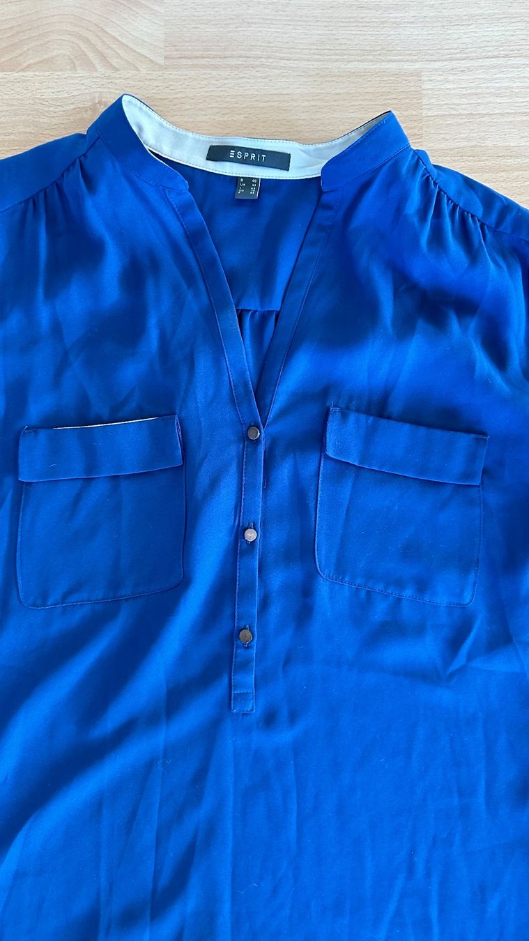 Esprit Camicette: ESPRIT Bluse blau mit beigen Details Gr 40 – Usato da Winterthur venduto da Secondhand-Family 2
