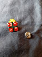 Pin's Cadeau/Geschenk/Neuf/Neu