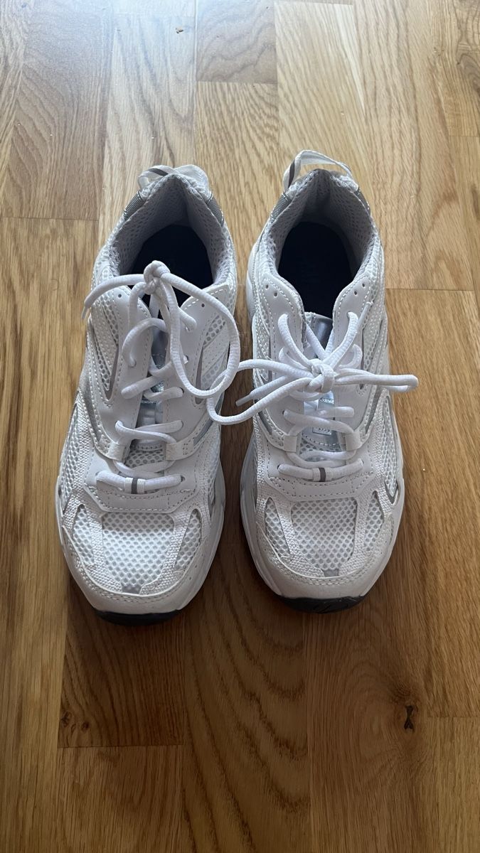 Herrenschuhe: Kaum getragene Sneakers – Gebraucht aus Zürich von Dita06
