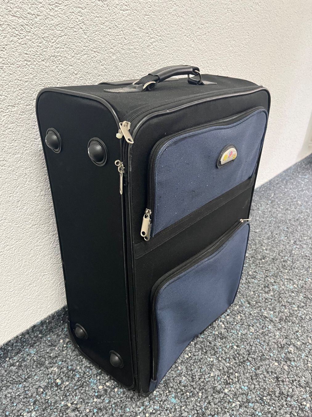 Valigie: Rollkoffer Dunkelblau/Schwarz – Usato da Thürnen venduto da gue_c8yz 1
