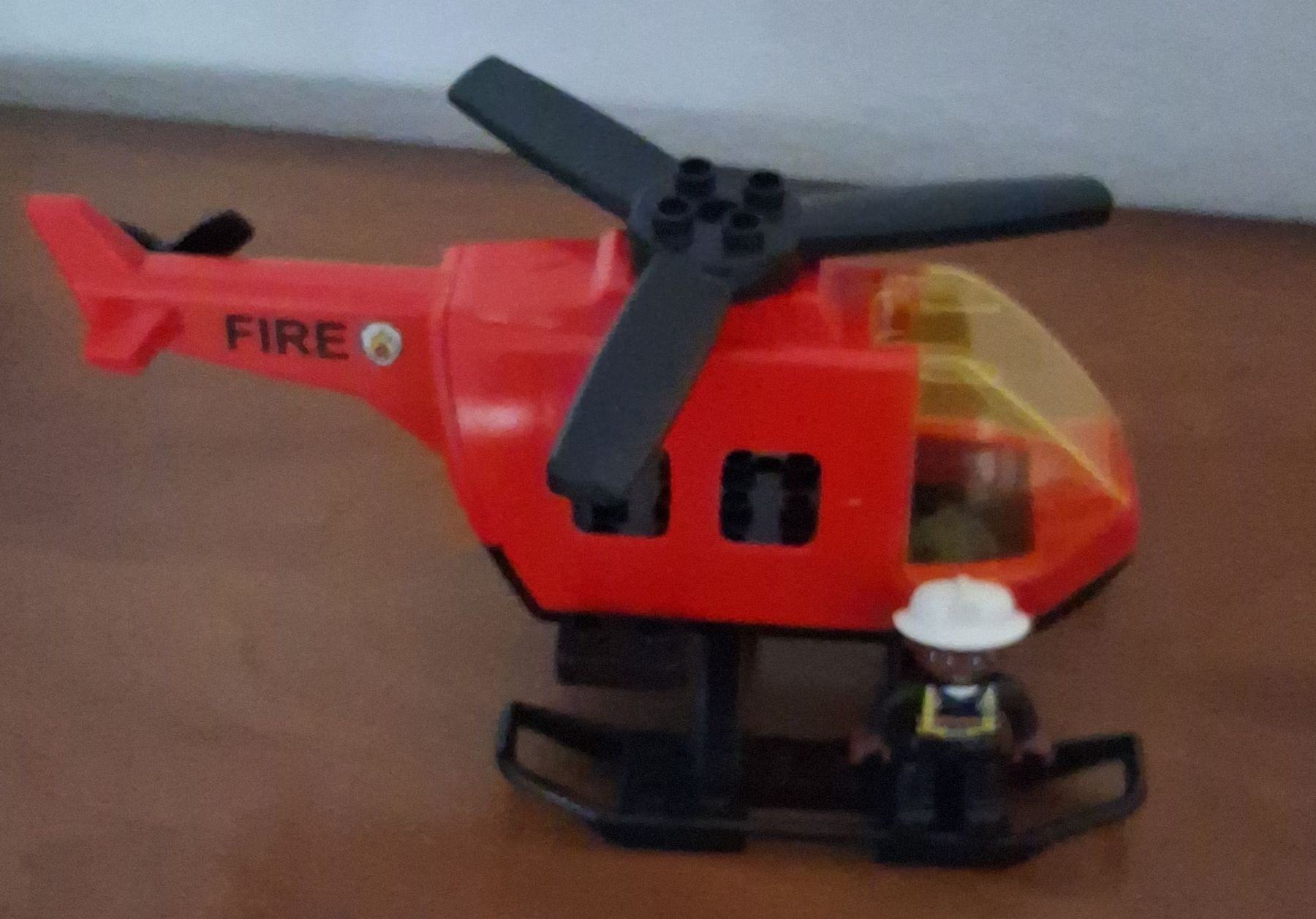 Lego Giocattoli: Feuerwehrhelikopter rot Lego mit Figur – Usato da Neuhausen am Rheinfall venduto da Shine7878
