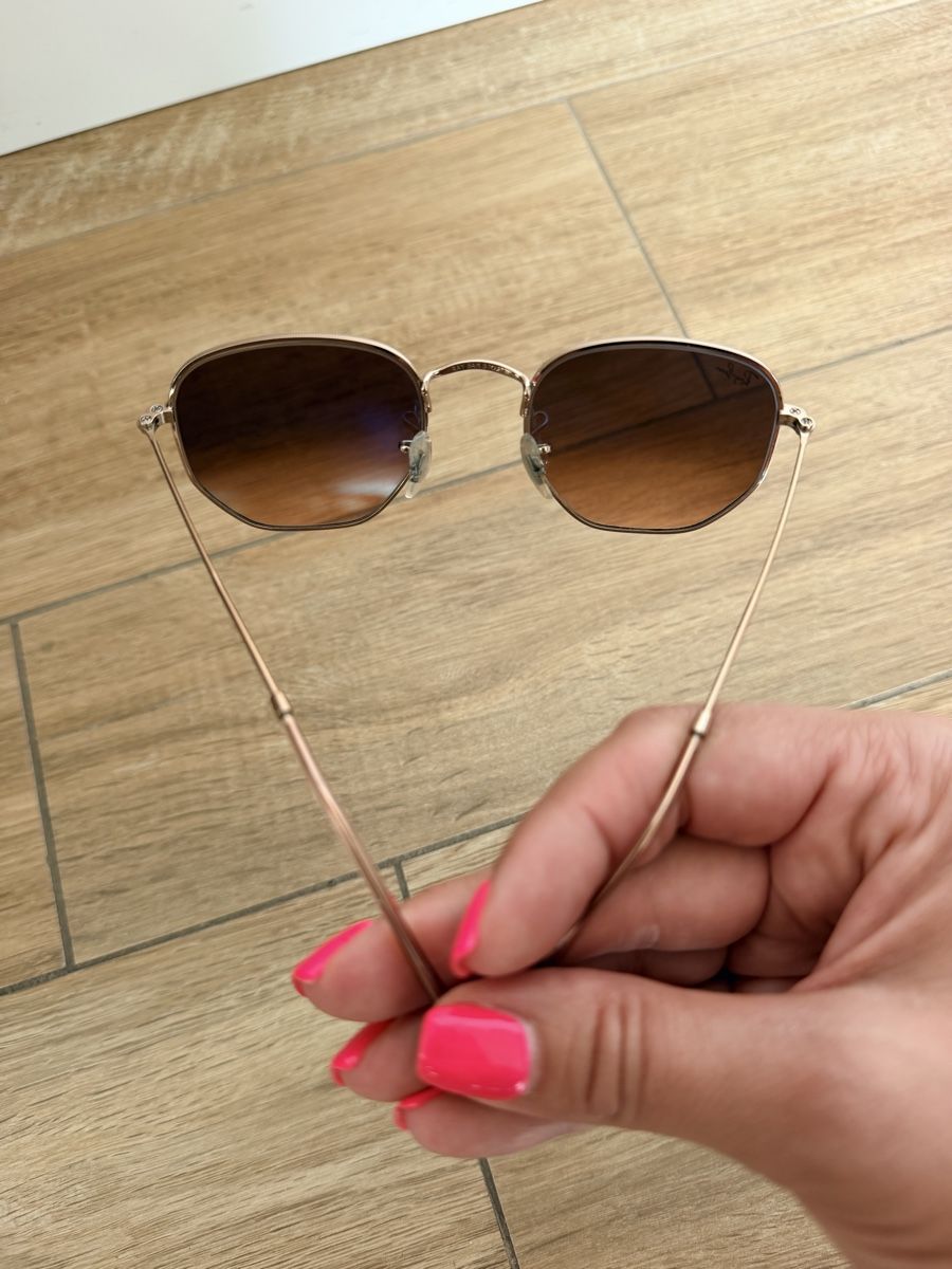 Ray-Ban Lunettes & Verres: Lunettes de soleil Ray-Ban – D'occasion à Villars-le-Grand par Eva_1986 1