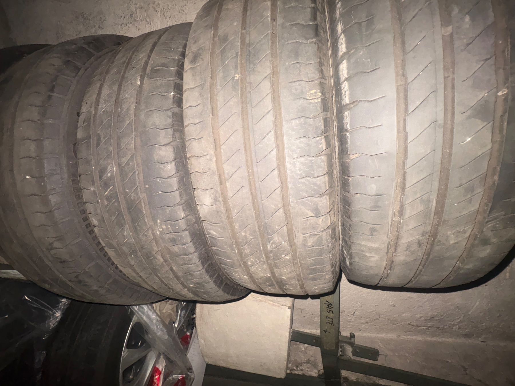Pneumatici & Ruote complete: 4 X Pneus été Renault trafic – Usato da Tramelan venduto da tl2_ztn6 3