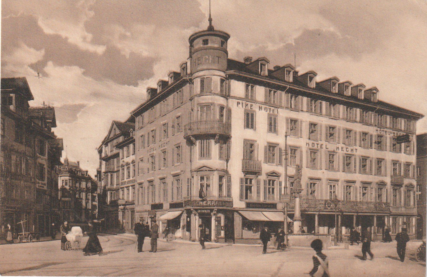 Cartoline postali: St. Gallen Hotel Hecht belebt – Usato da Rorschacherberg venduto da fratovi2